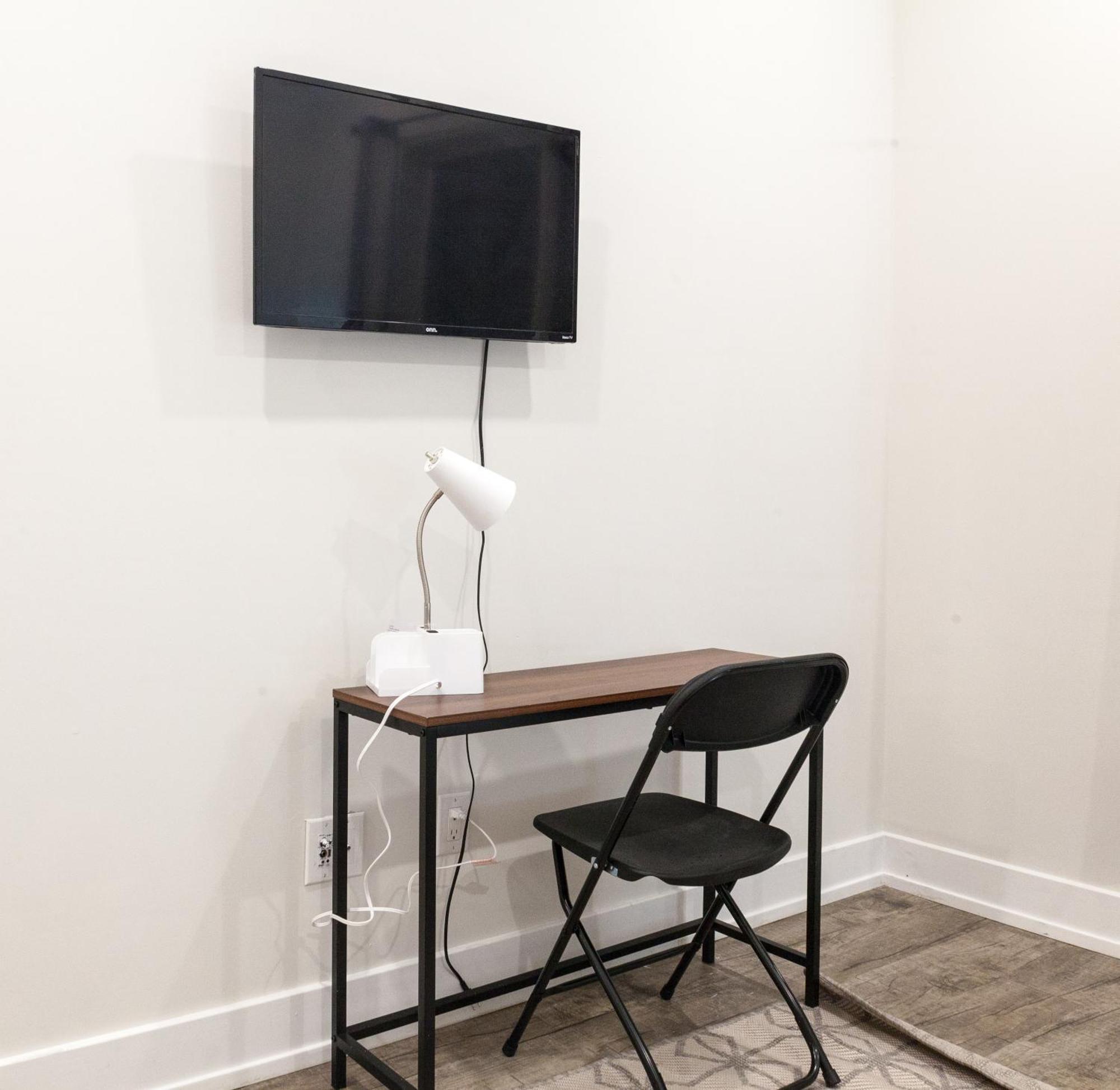 Apartment 3bed3bath -wdkingbedsstreetparking *
